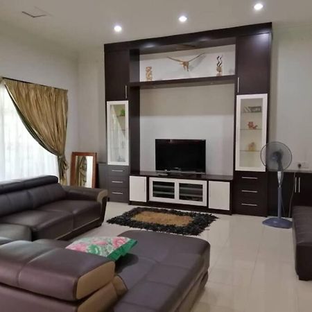 Suburban Vacation Home Ipoh Bagian luar foto