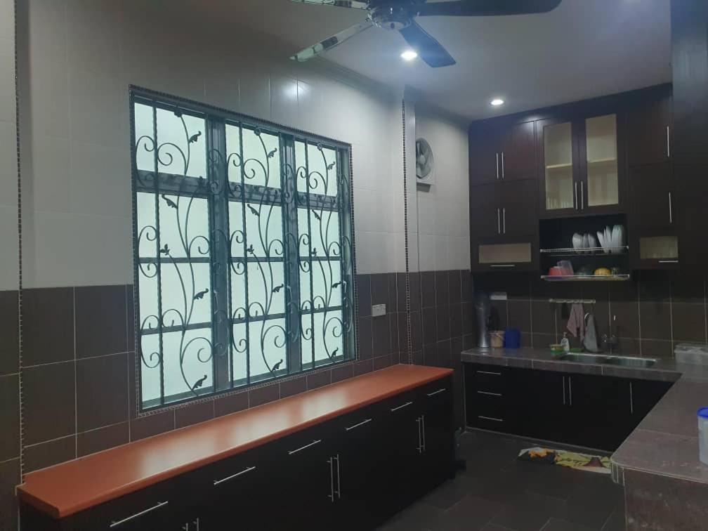 Suburban Vacation Home Ipoh Bagian luar foto